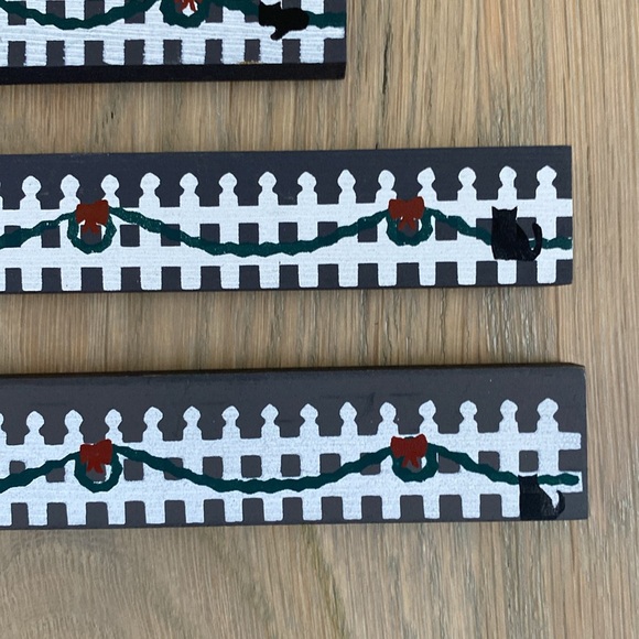 White Picket Holiday Fences - The Cat's Meow - Set of 4 - Picture 2 of 2